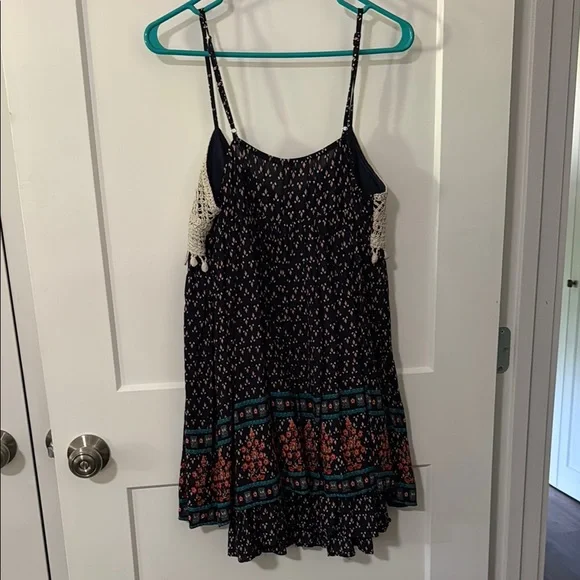 Entro Boho Sleeveless Women's top with Crochet Detail size L - Picture 4 of 6